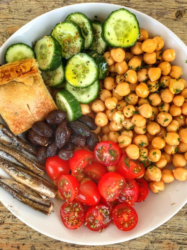 3 Essential Mediterranean Diet Dishes You Have To Try Once: Perfect Diet for Busy People